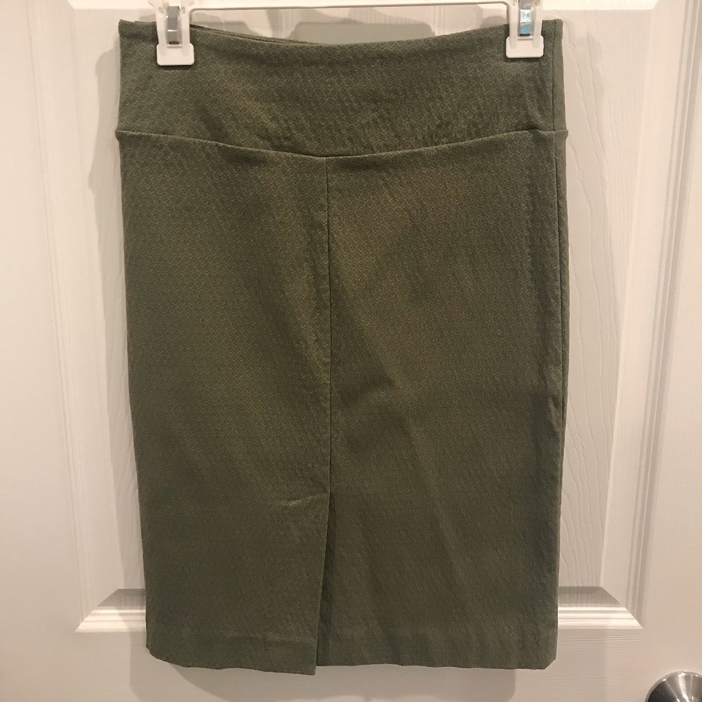 Green pencil midi skit